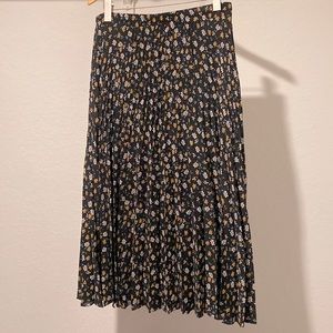 Pleated Max Studio Midi Skirt